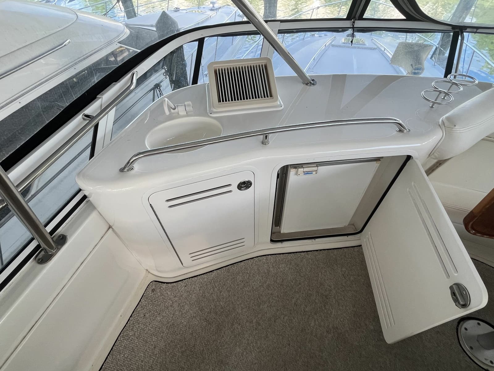 2003 Sea Ray 480 Sedan Bridge - Photo 12