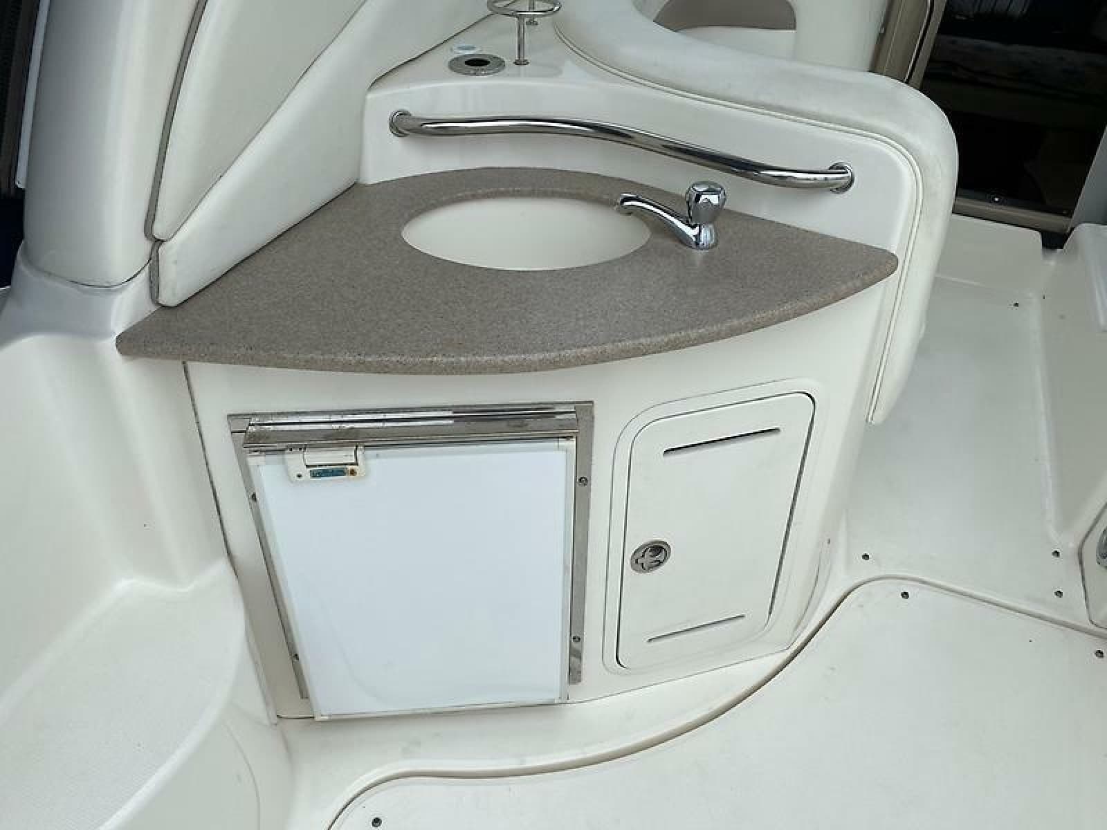 2004 Sea Ray 320 Sundancer - Photo 6