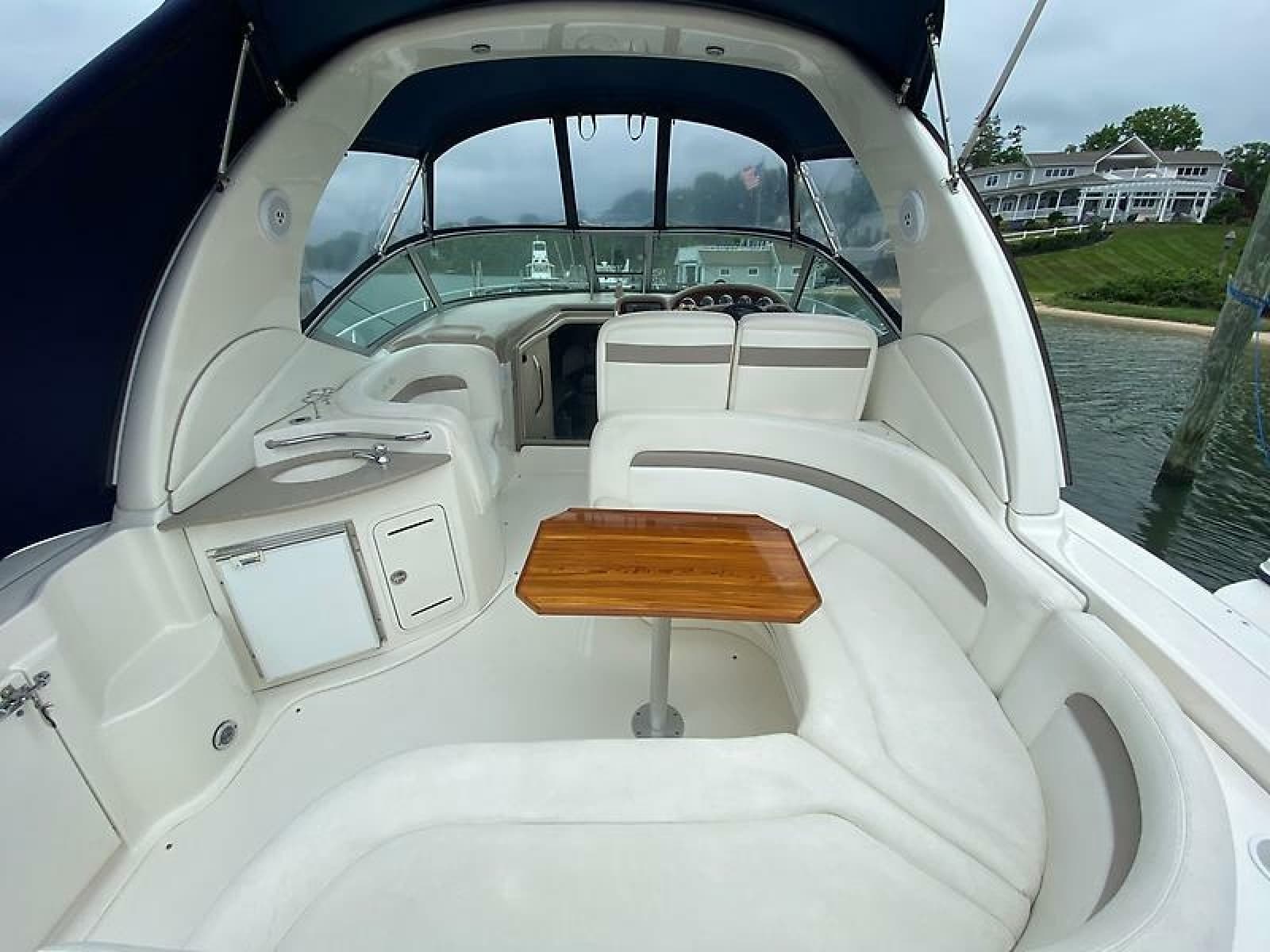 2004 Sea Ray 320 Sundancer - Photo 4