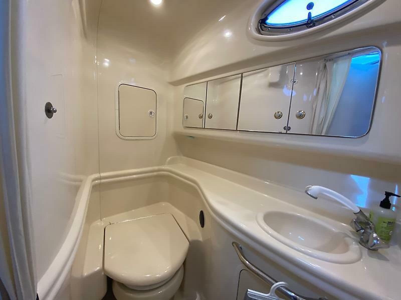 2004 Sea Ray 320 Sundancer - Photo 16