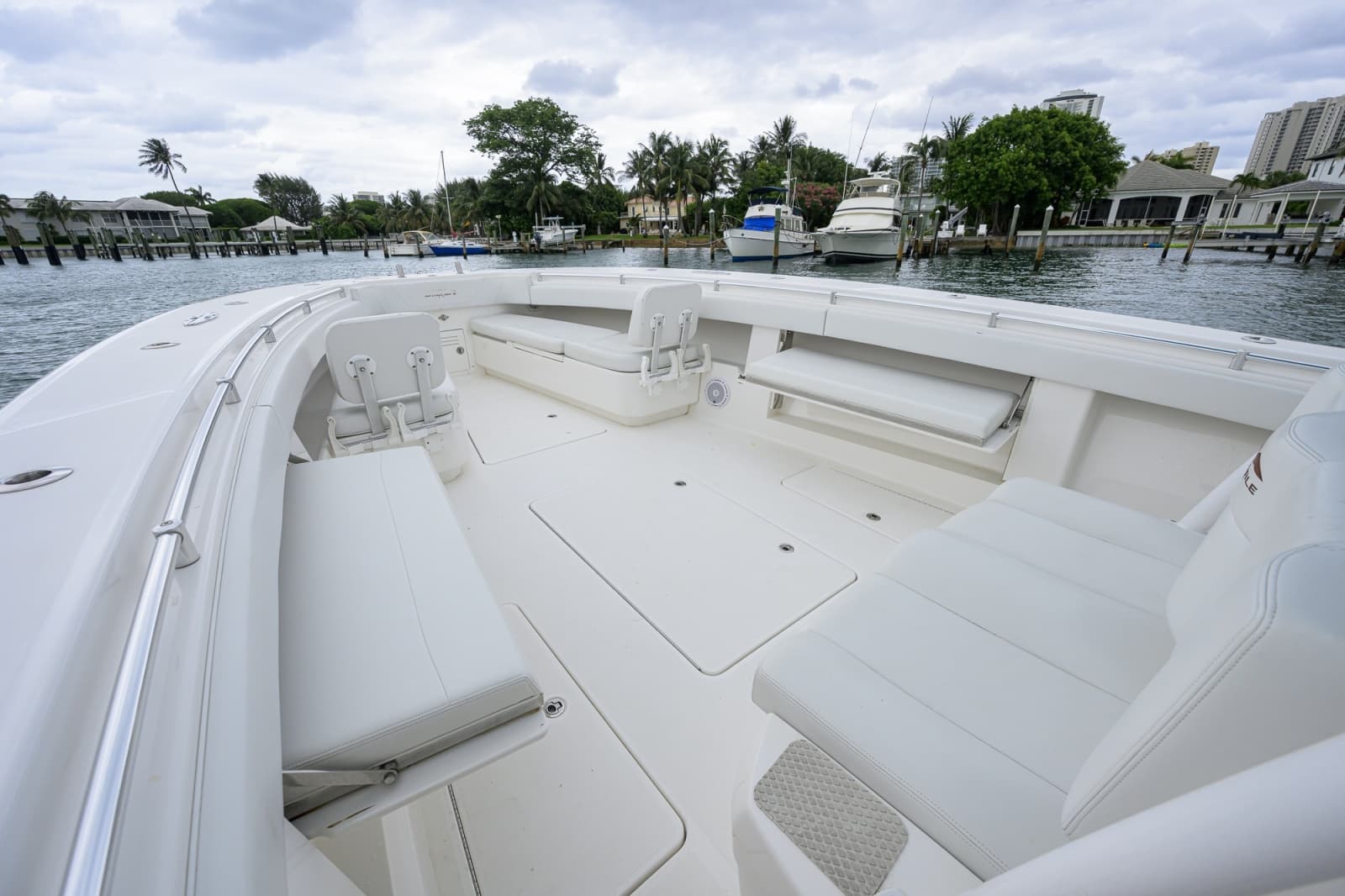 2019 Invincible 42 Open - Photo 11