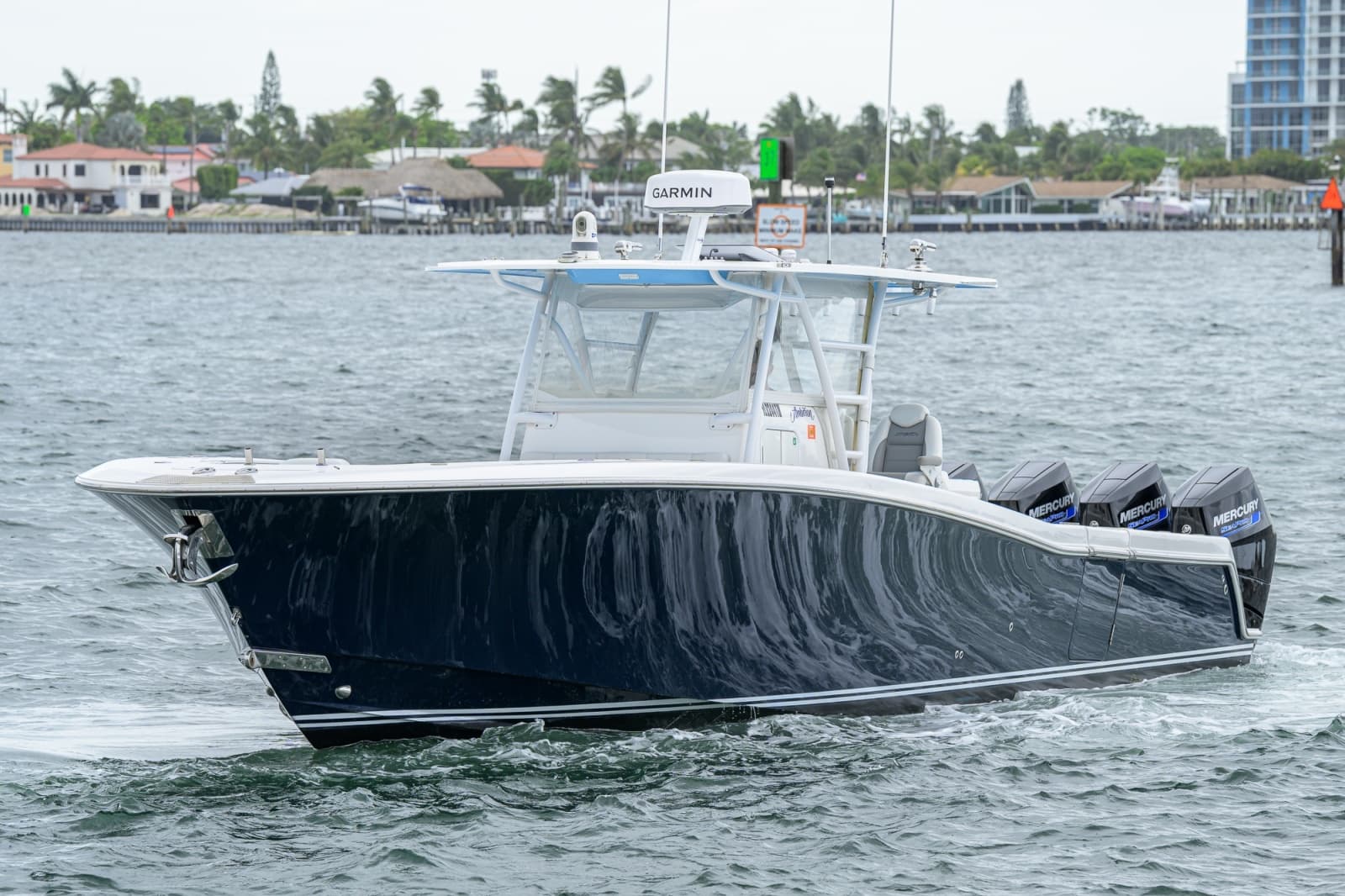 2019 Invincible 42 Open - Photo 2