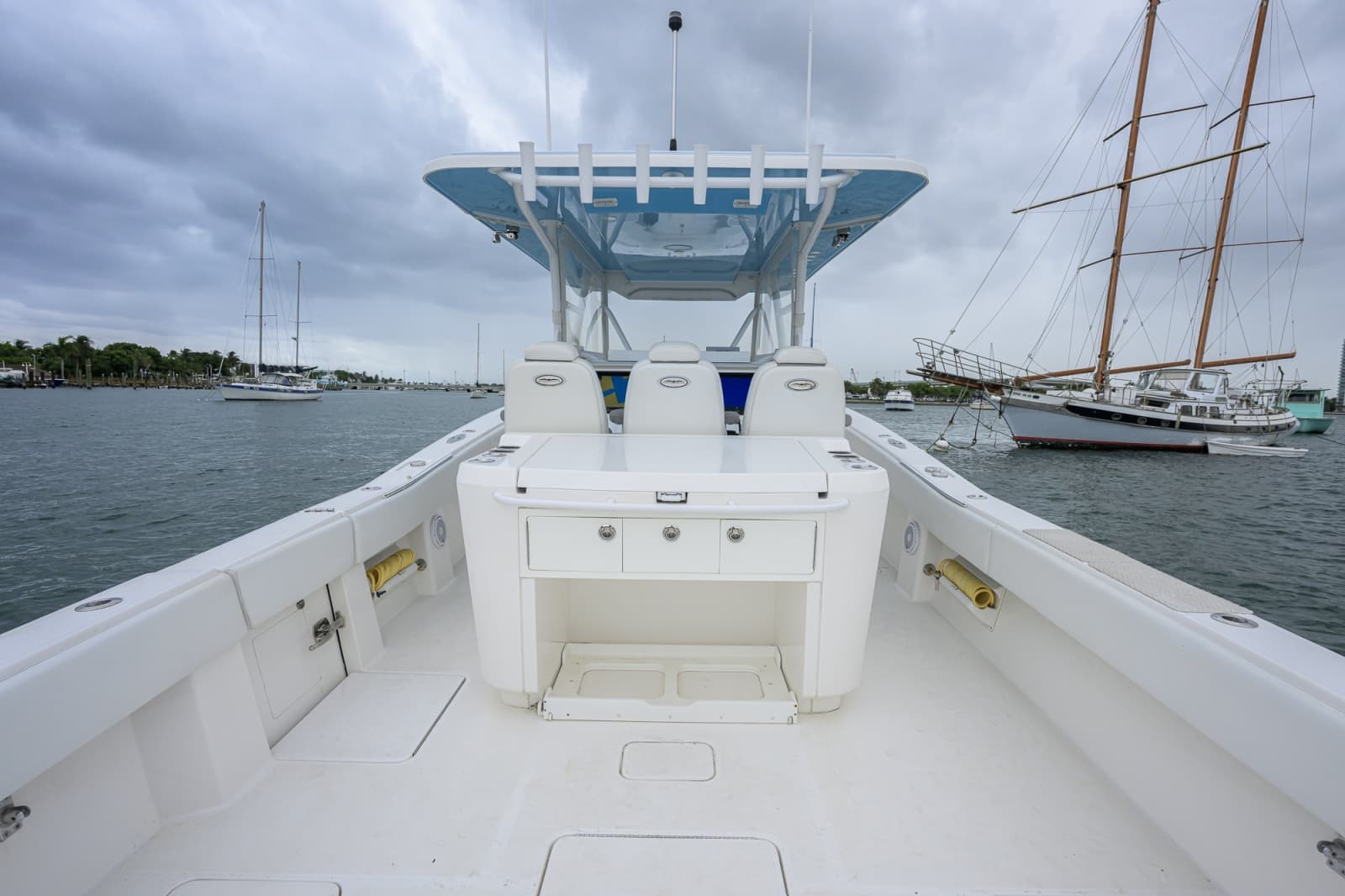 2019 Invincible 42 Open - Photo 15