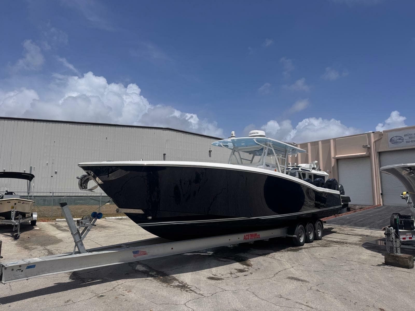 2019 Invincible 42 Open - Photo 3