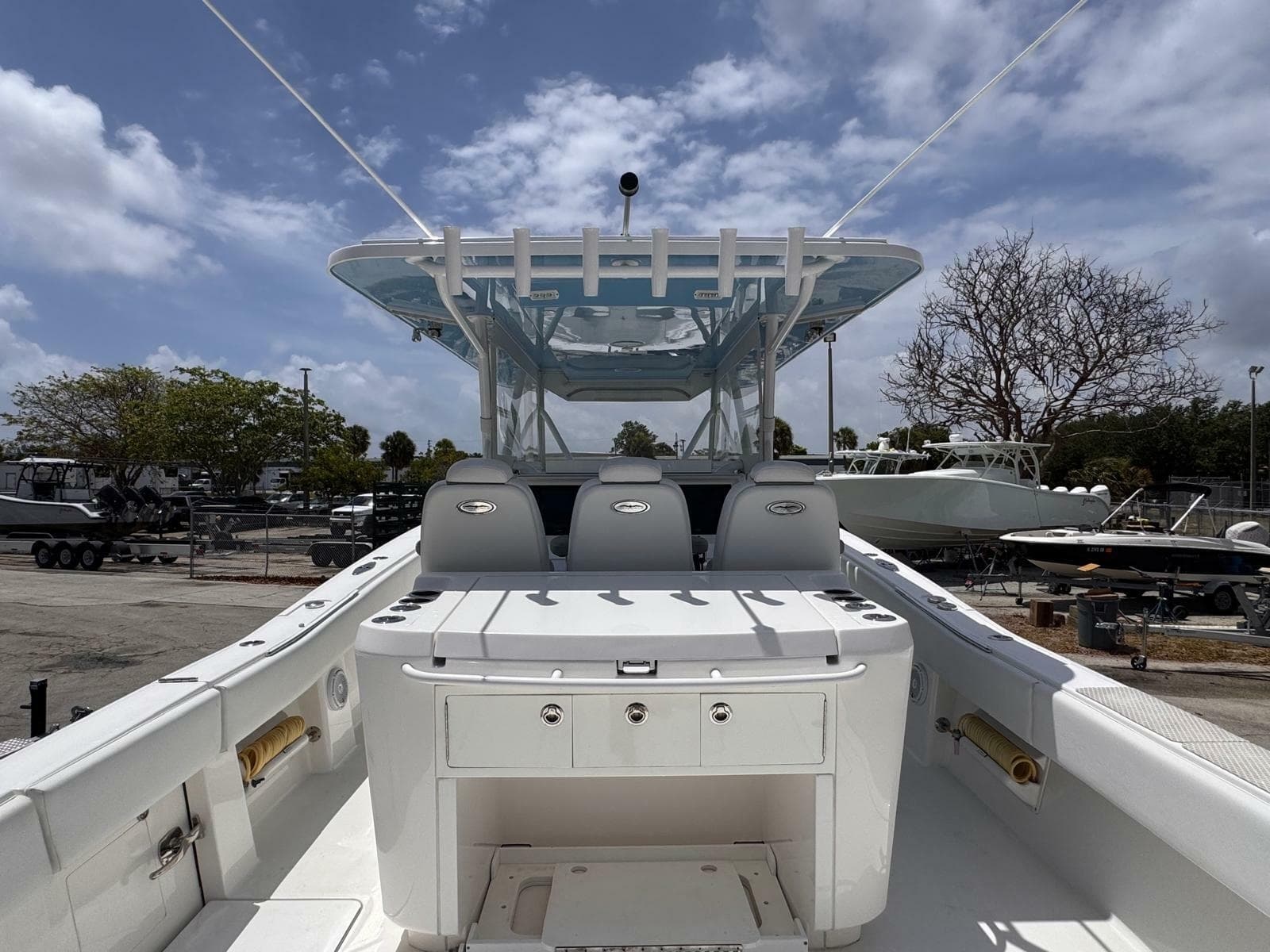 2019 Invincible 42 Open - Photo 4