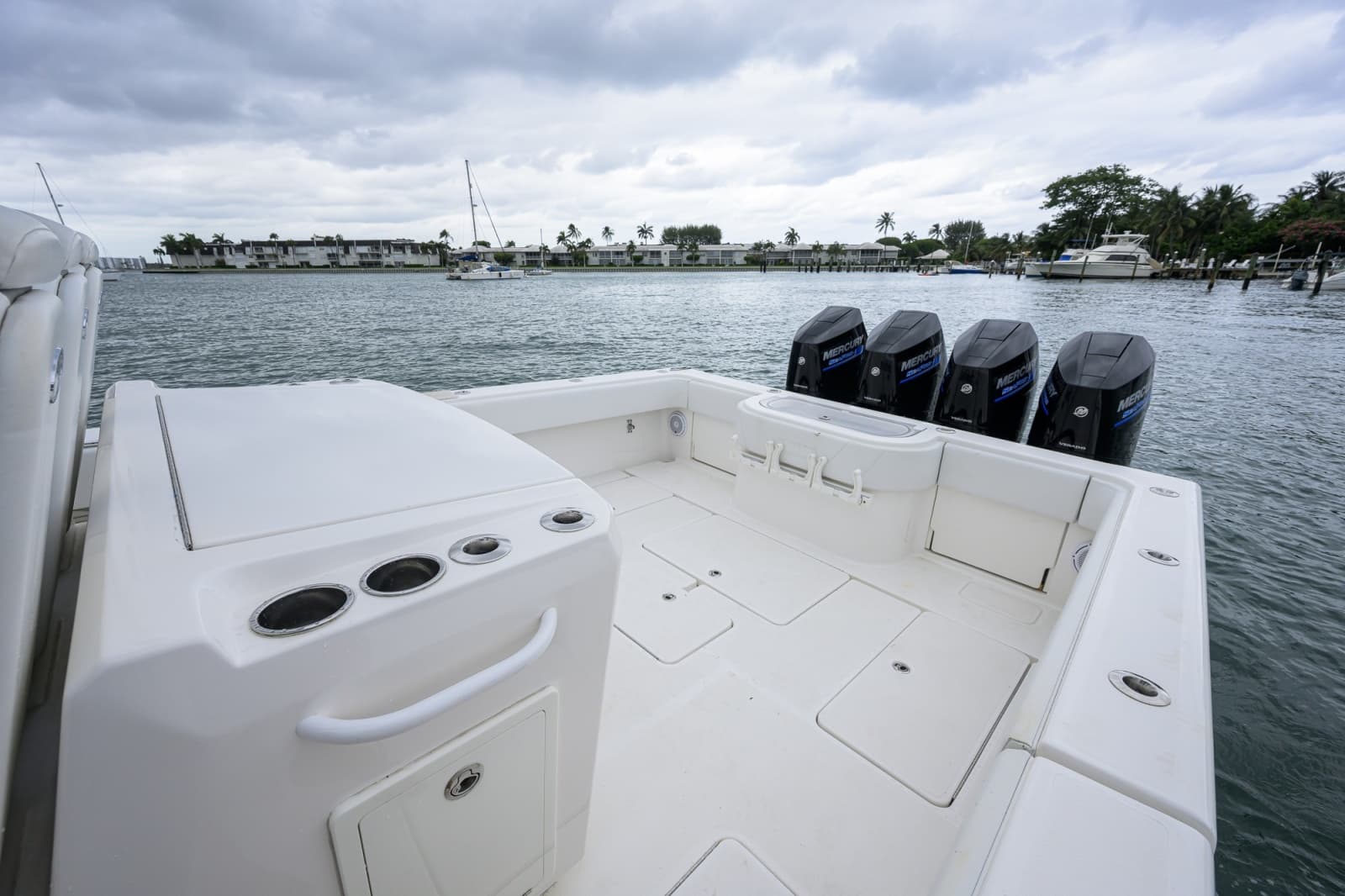 2019 Invincible 42 Open - Photo 13