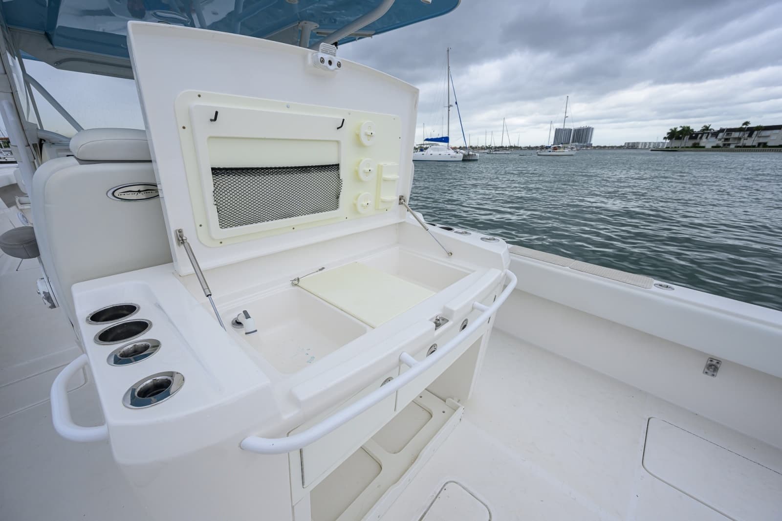 2019 Invincible 42 Open - Photo 16