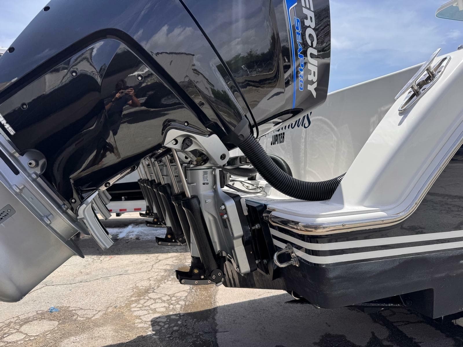 2019 Invincible 42 Open - Photo 35