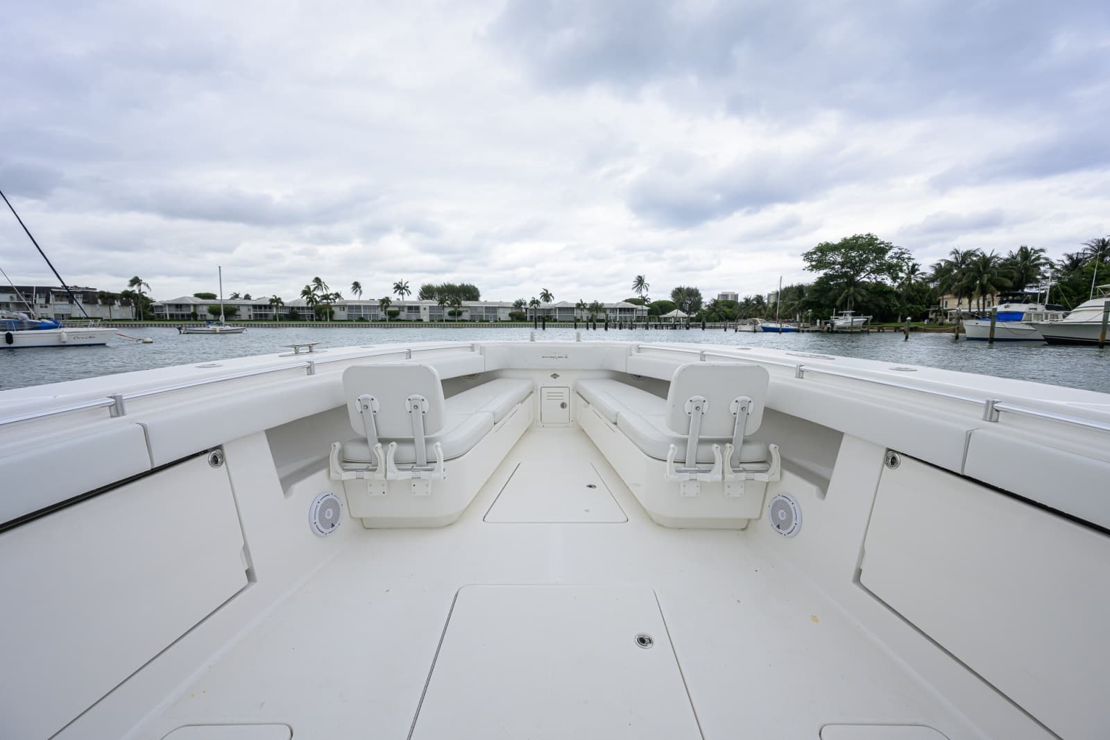 2019 Invincible 42 Open - Photo 9