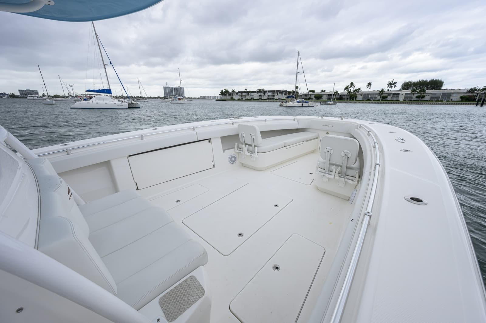 2019 Invincible 42 Open - Photo 8