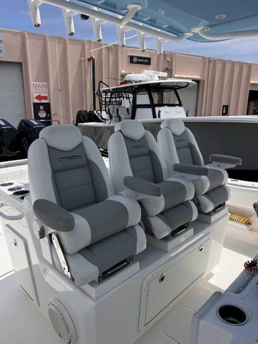 2019 Invincible 42 Open - Photo 15
