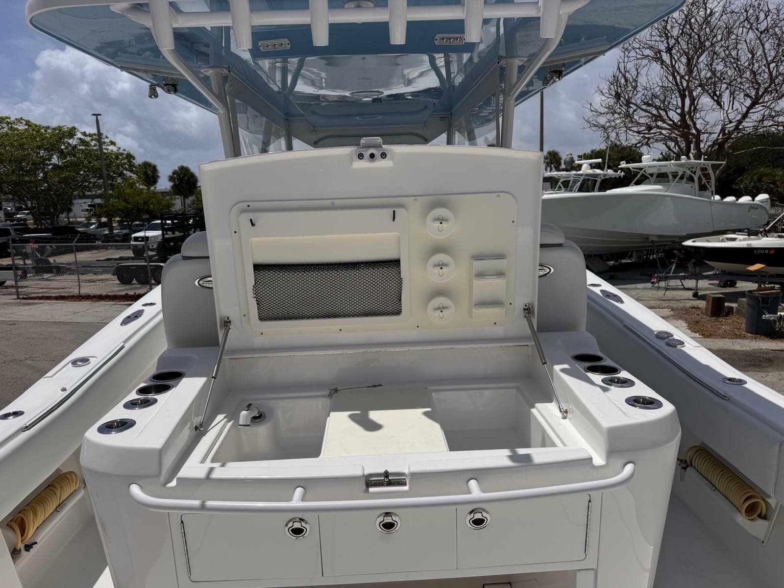 2019 Invincible 42 Open - Photo 5