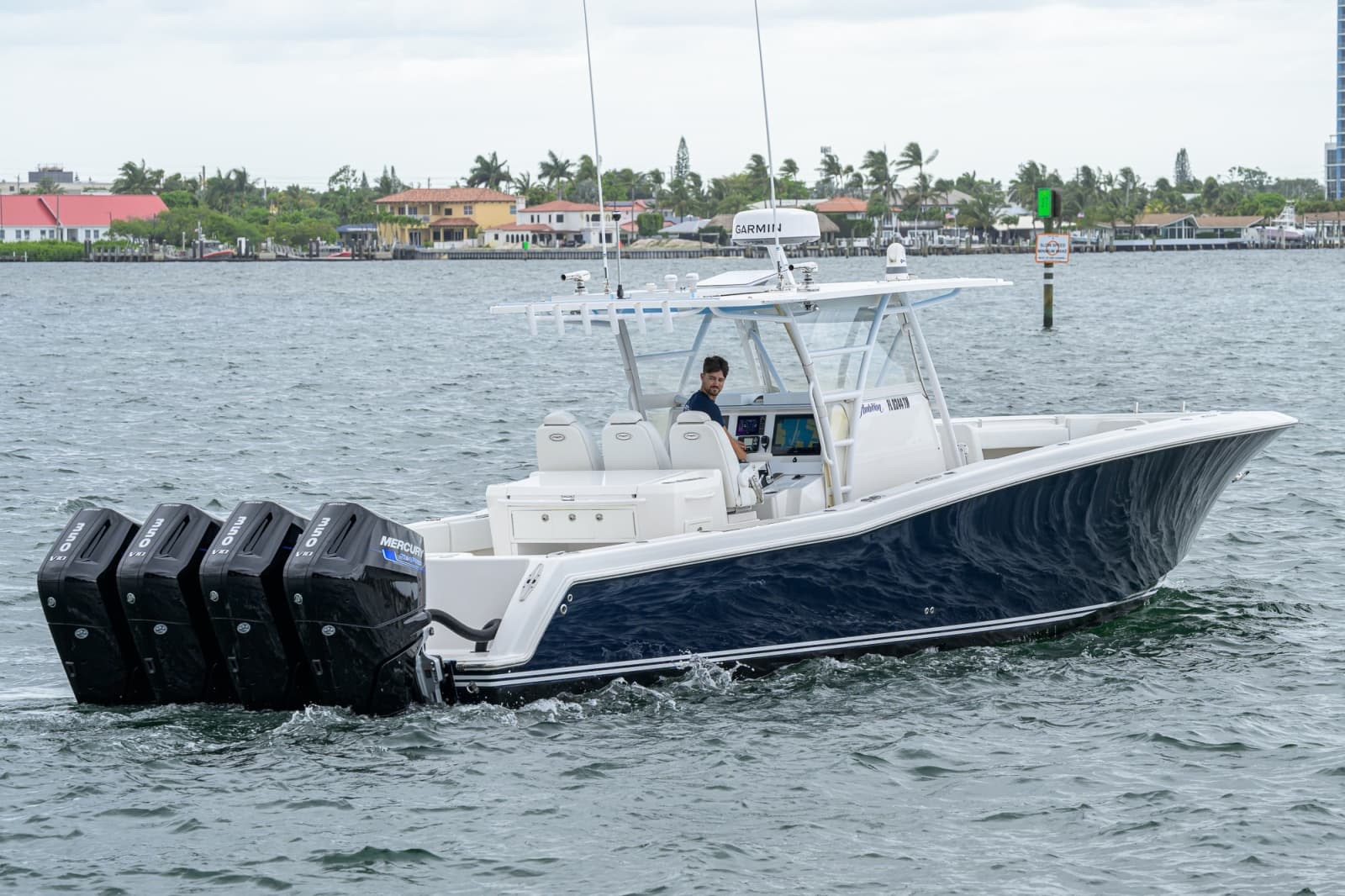 2019 Invincible 42 Open - Photo 5