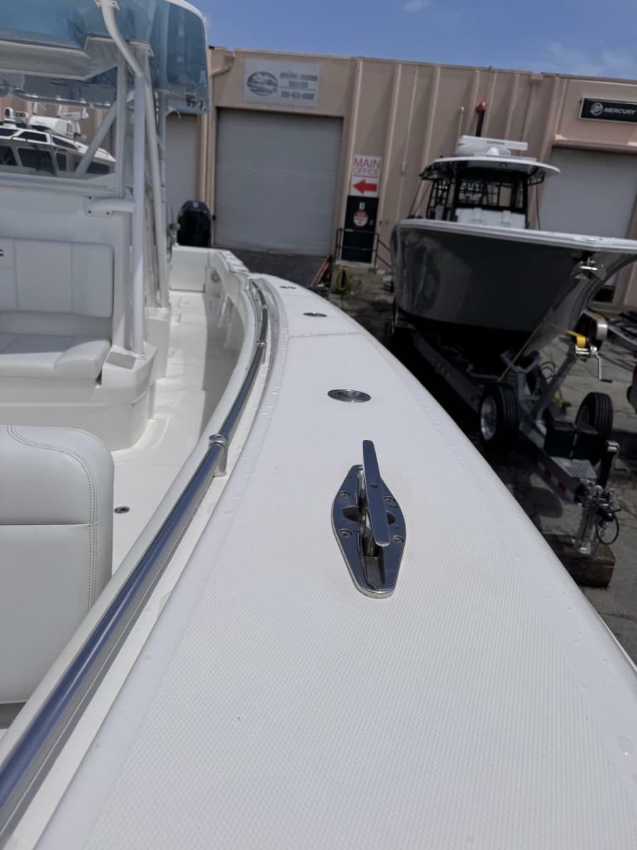 2019 Invincible 42 Open - Photo 17