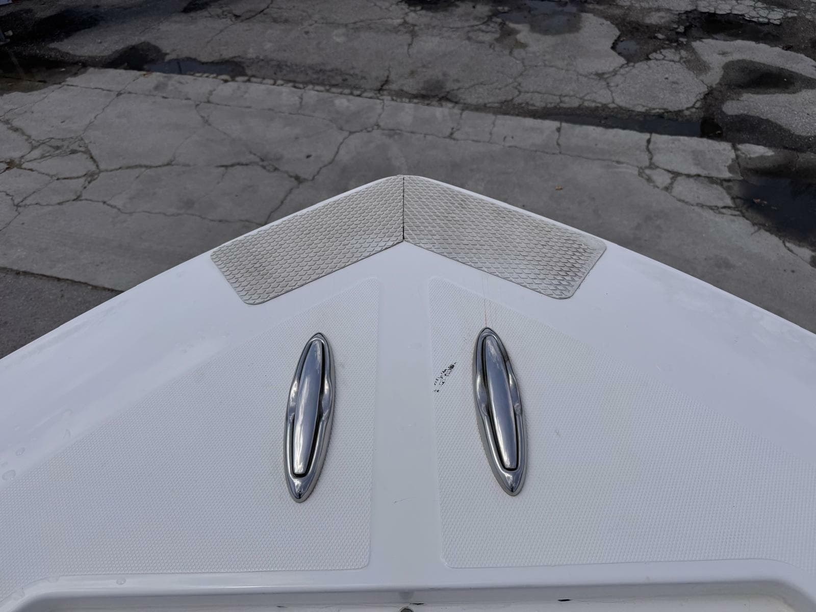 2019 Invincible 42 Open - Photo 8