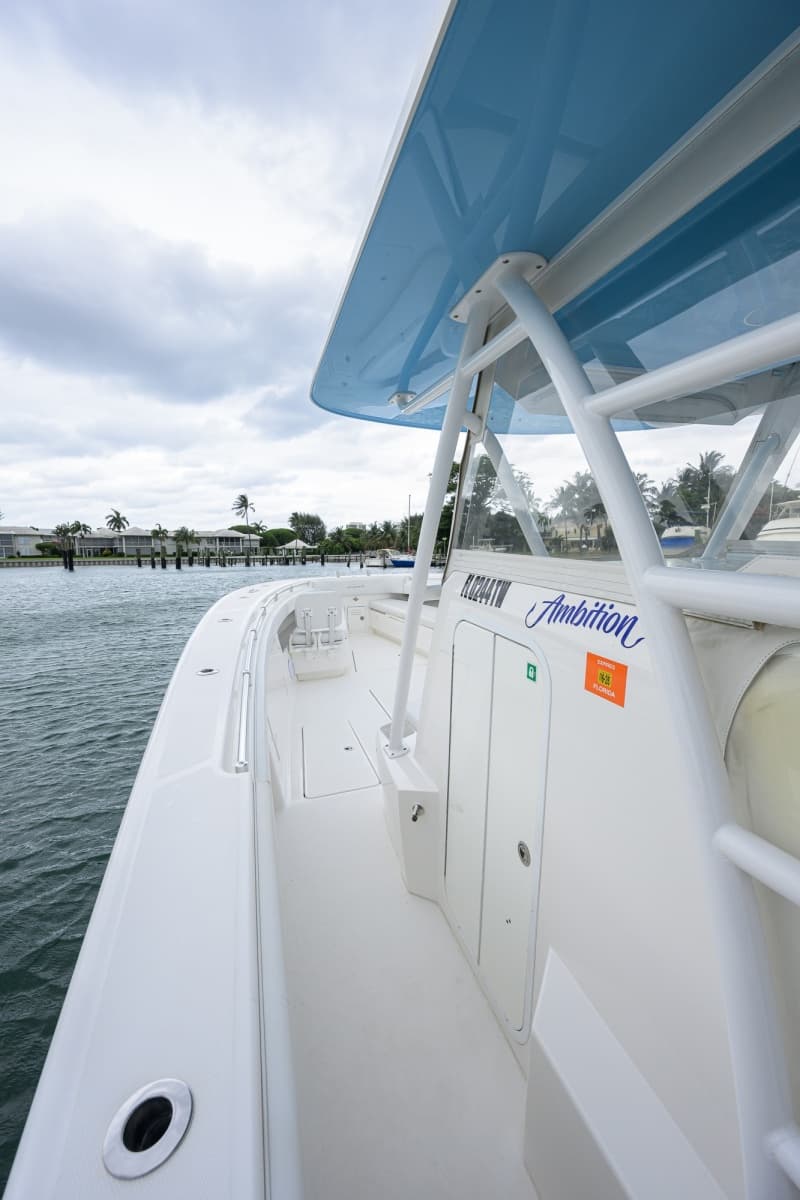 2019 Invincible 42 Open - Photo 12