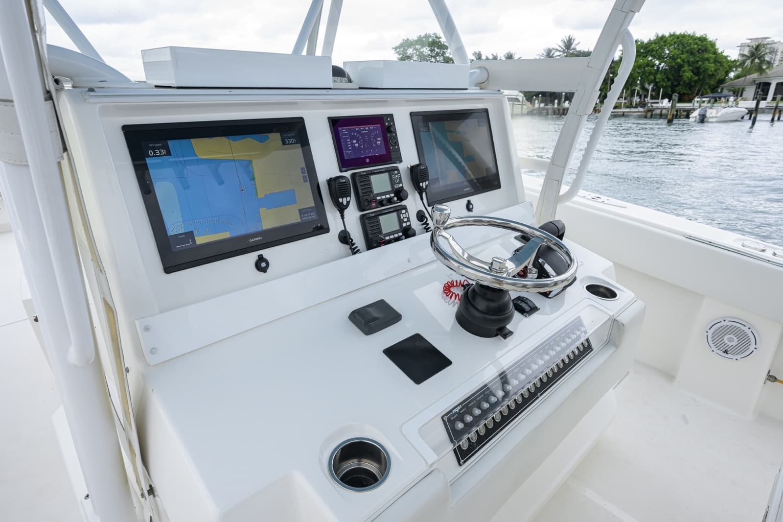 2019 Invincible 42 Open - Photo 25