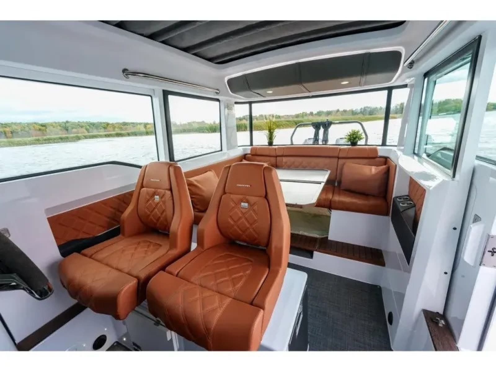 2022 Axopar 37 XC CROSS CABIN - Photo 18