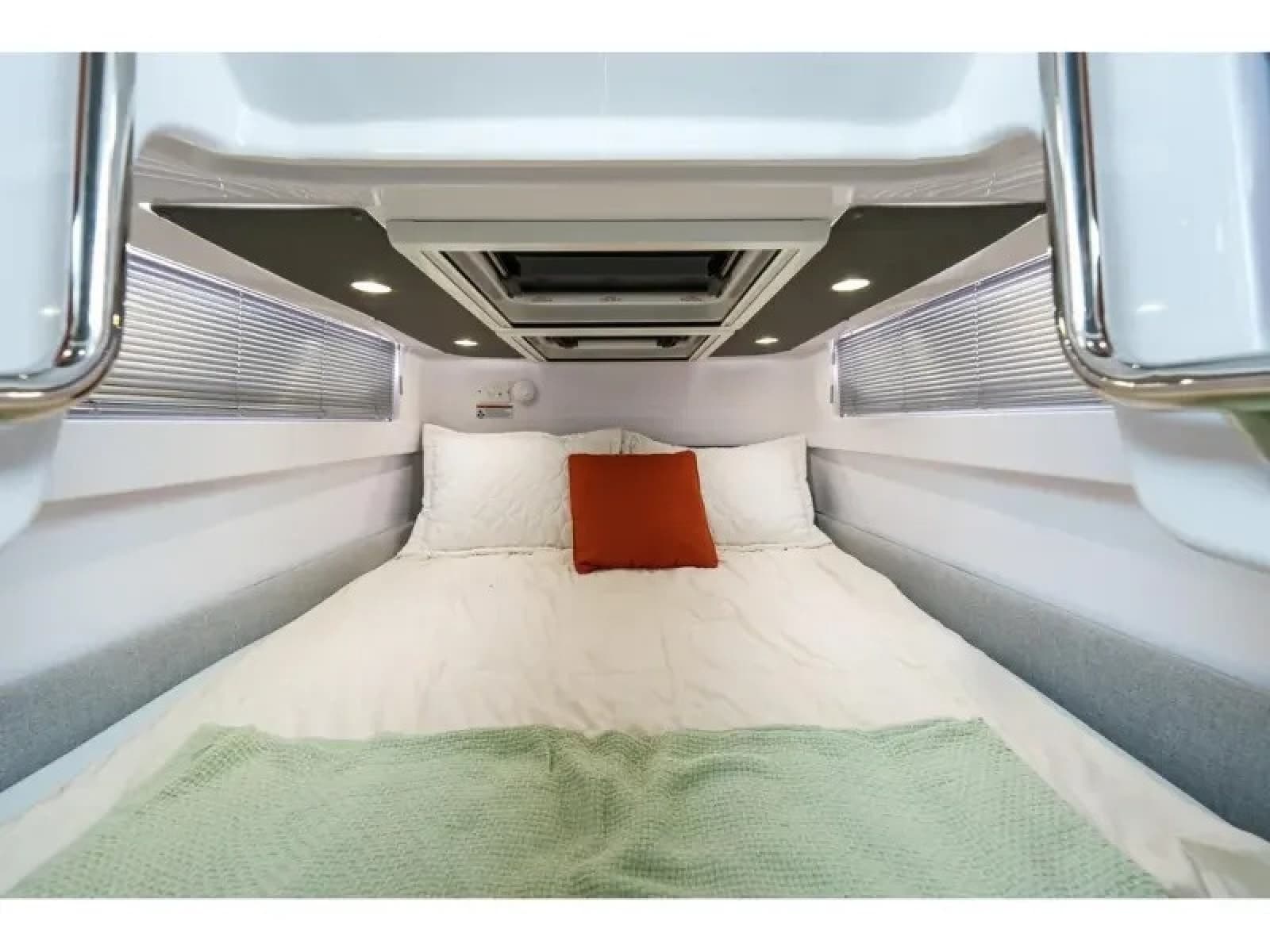 2022 Axopar 37 XC CROSS CABIN - Photo 31