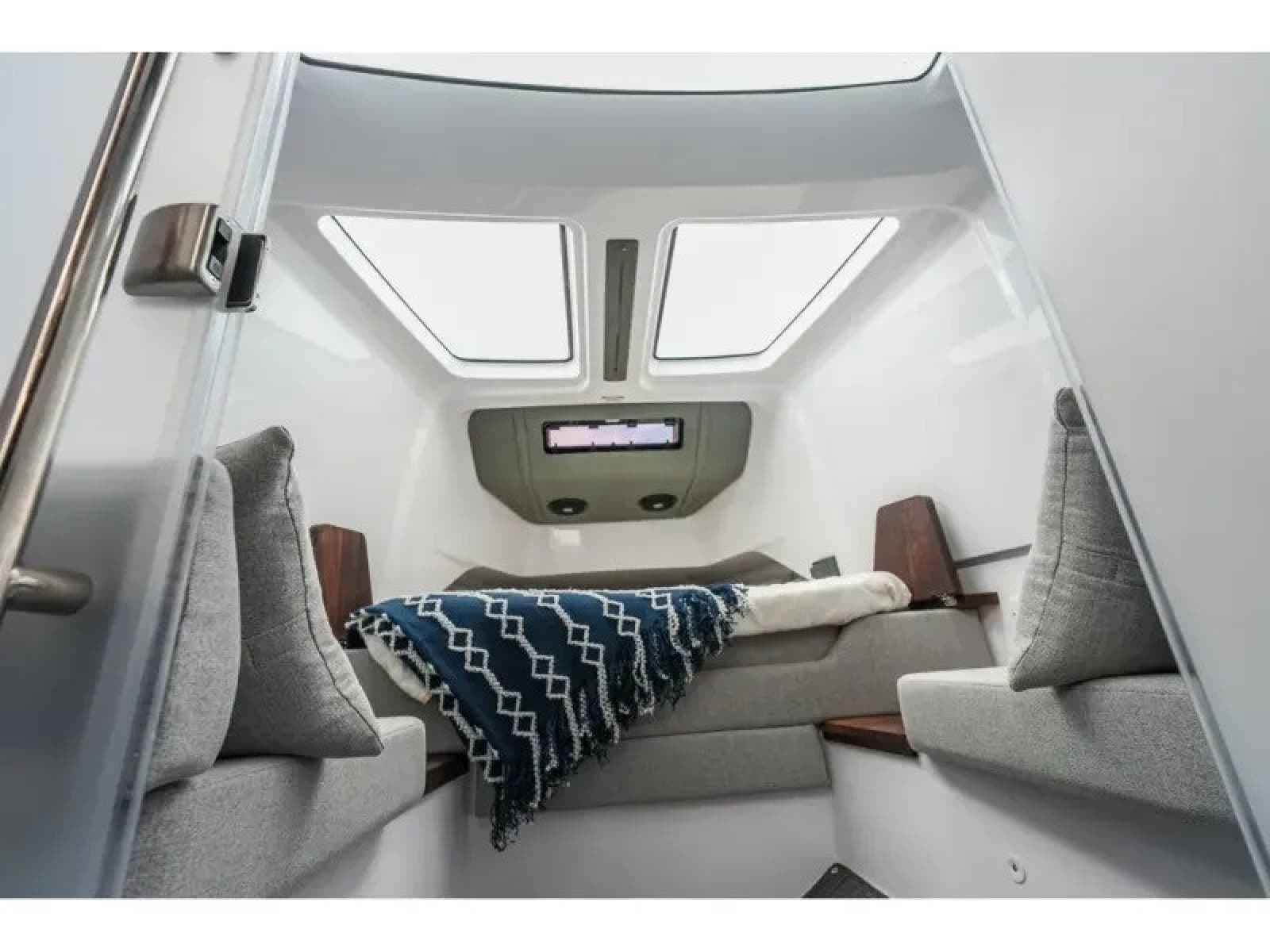 2022 Axopar 37 XC CROSS CABIN - Photo 29