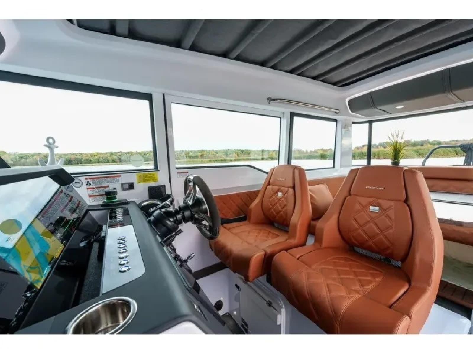 2022 Axopar 37 XC CROSS CABIN - Photo 17