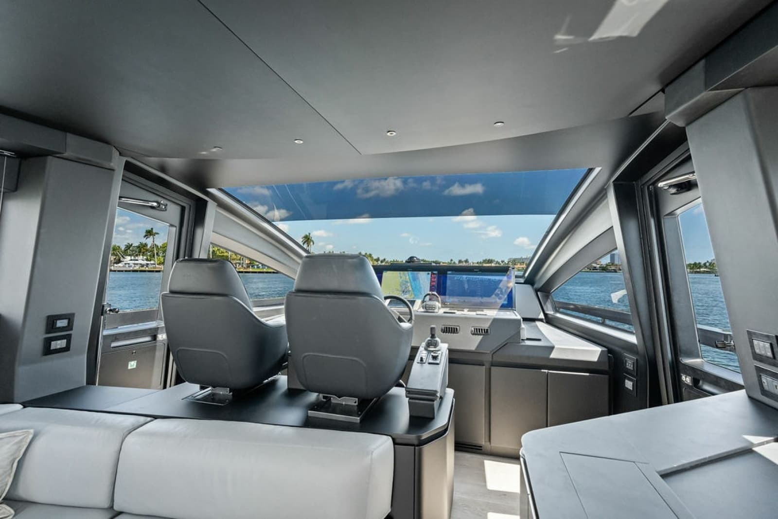 2025 Pershing GTX80 - Photo 51