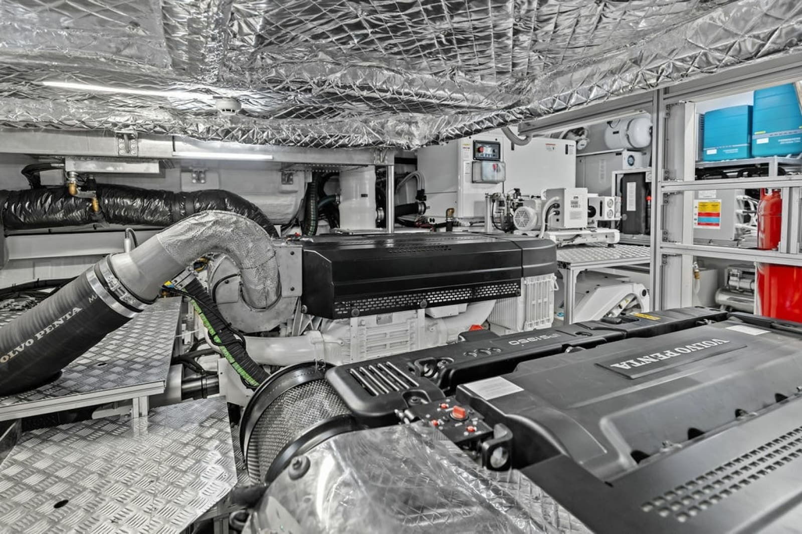 2025 Pershing GTX80 - Photo 79