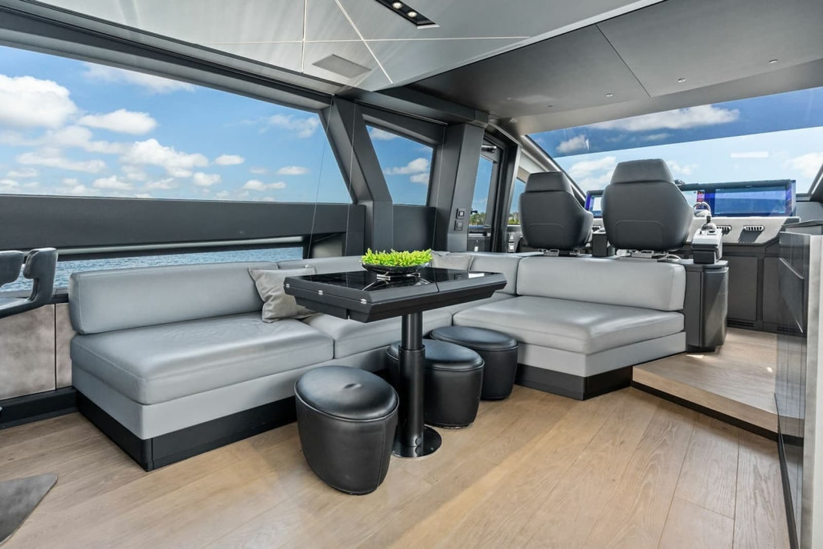 2025 Pershing GTX80 - Photo 49
