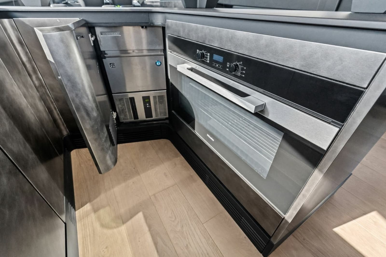 2025 Pershing GTX80 - Photo 43
