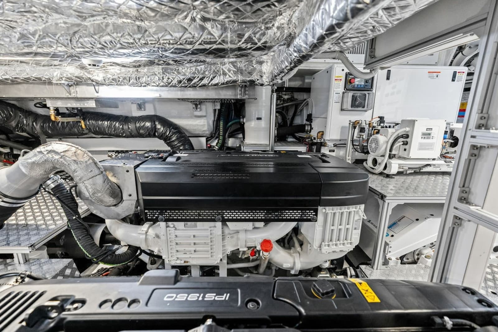 2025 Pershing GTX80 - Photo 87