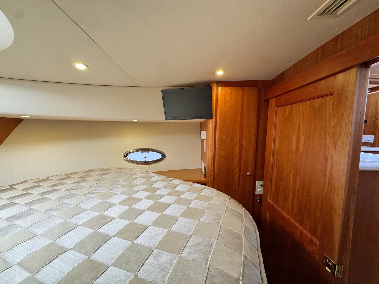 2002 Silverton 39 Motor Yacht - Photo 50