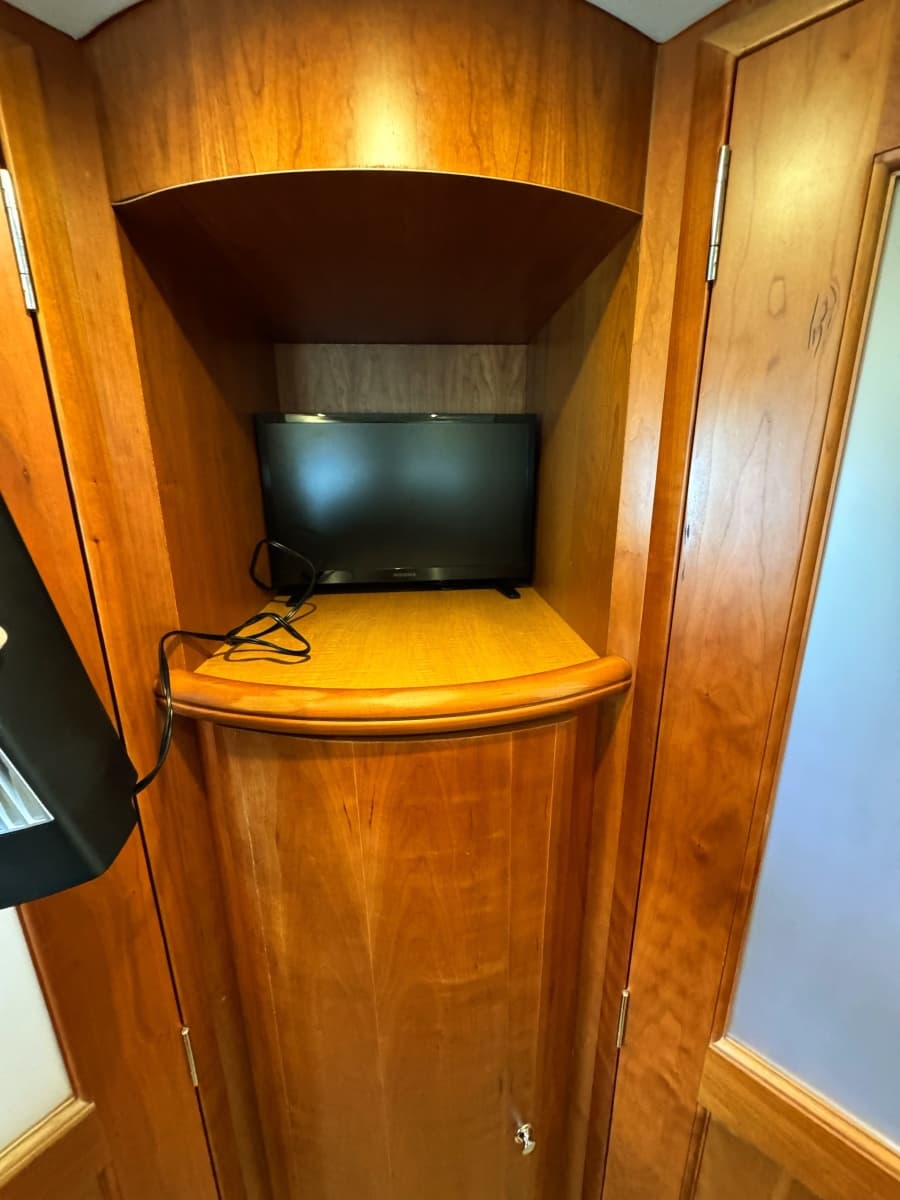 2002 Silverton 39 Motor Yacht - Photo 59