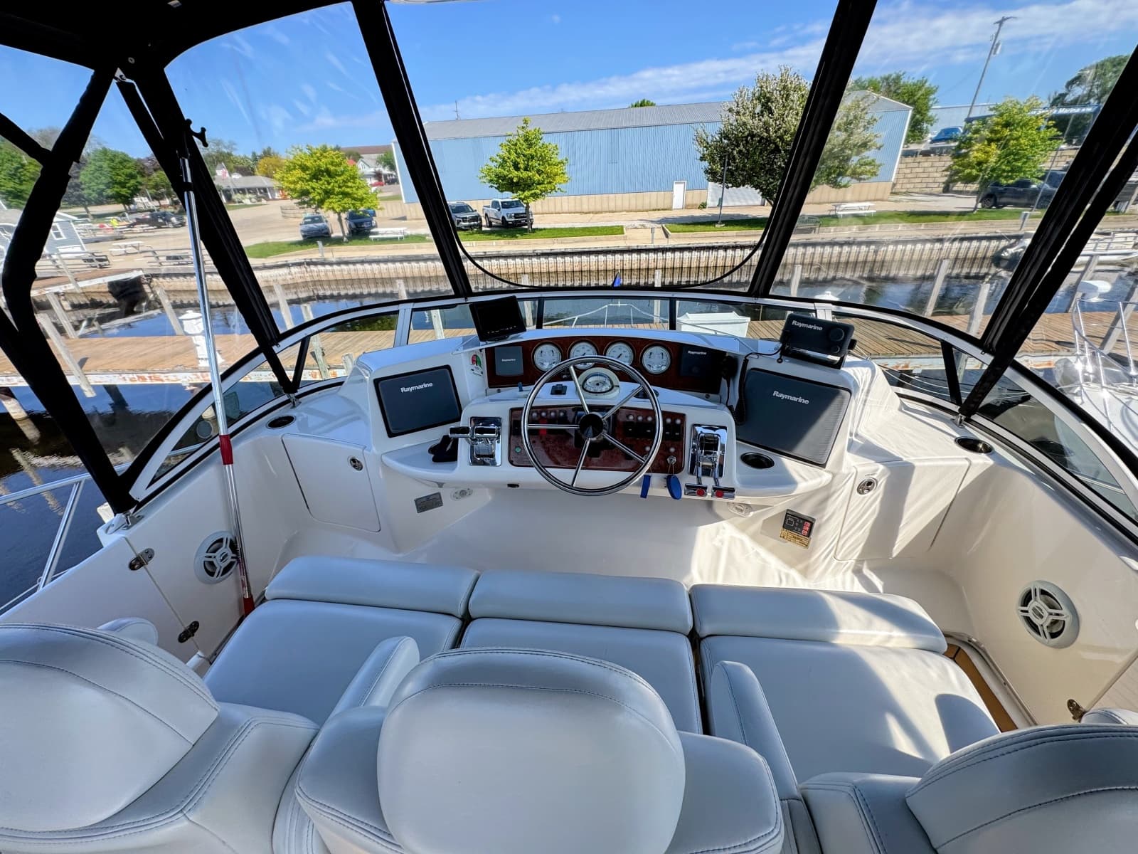 2002 Silverton 39 Motor Yacht - Photo 11