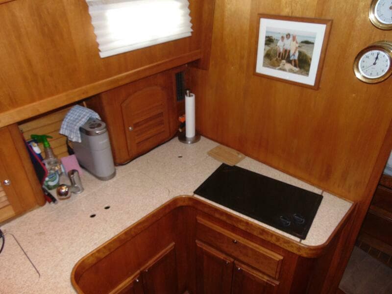 2004 Sabre Flybridge - Photo 12