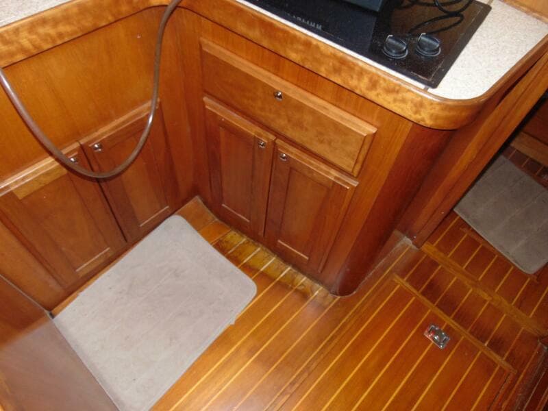 2004 Sabre Flybridge - Photo 13