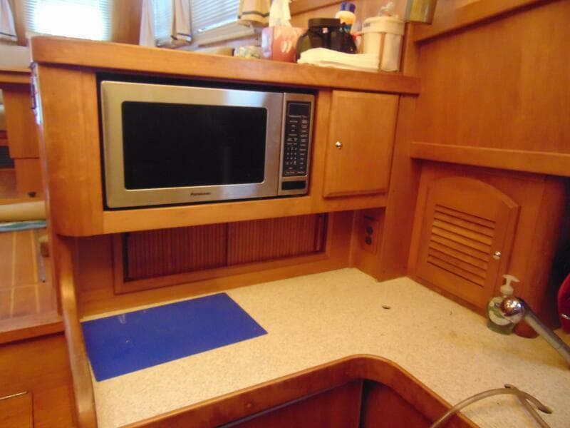 2004 Sabre Flybridge - Photo 11