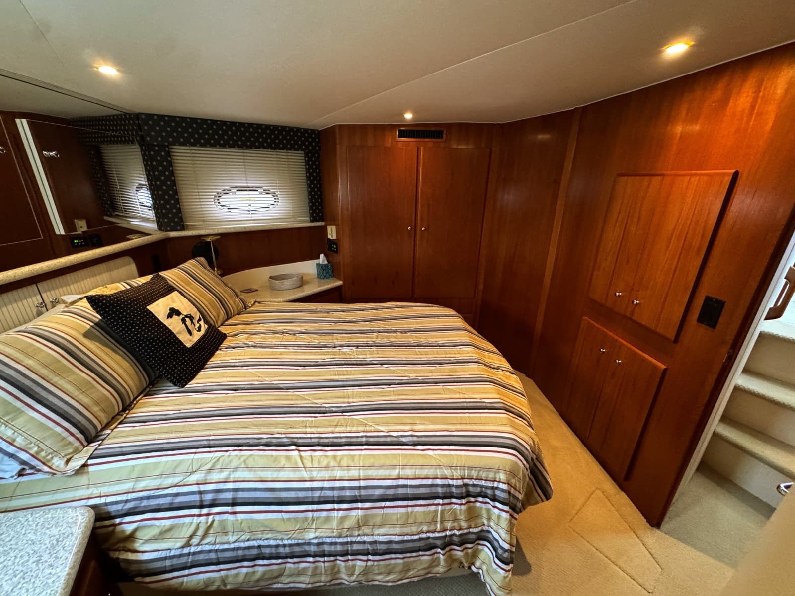 1999 Carver 406 Aft Cabin Motor Yacht - Photo 46