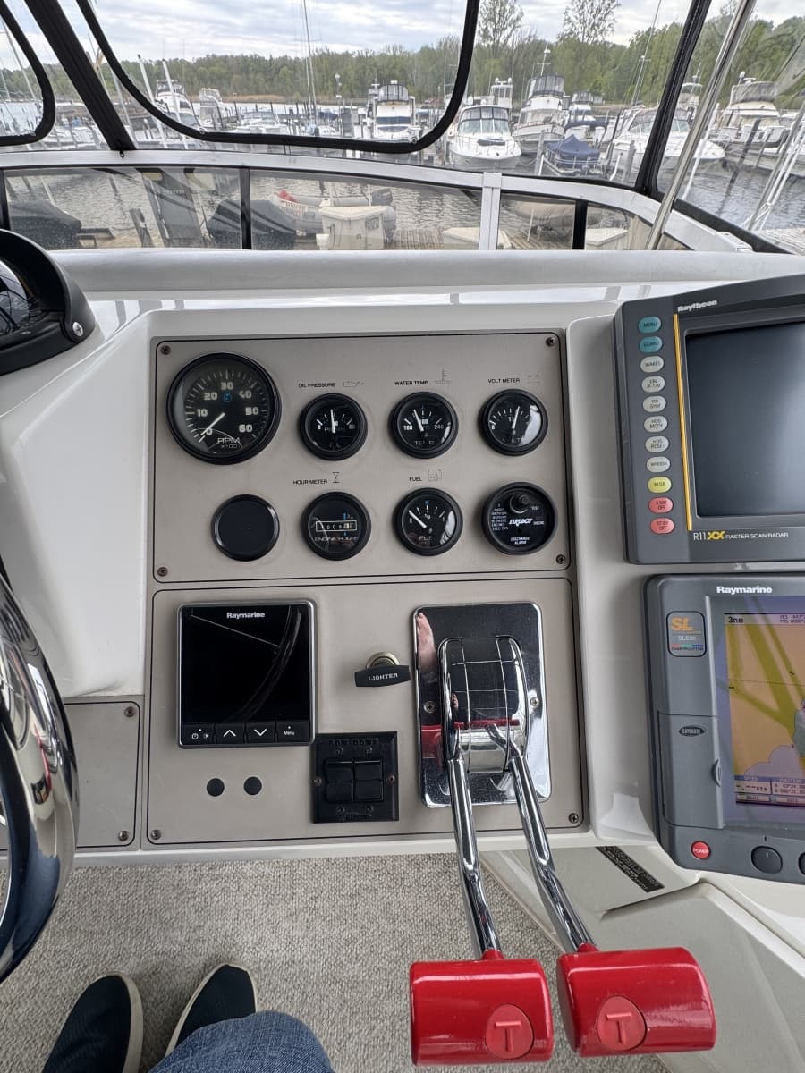 1999 Carver 406 Aft Cabin Motor Yacht - Photo 24