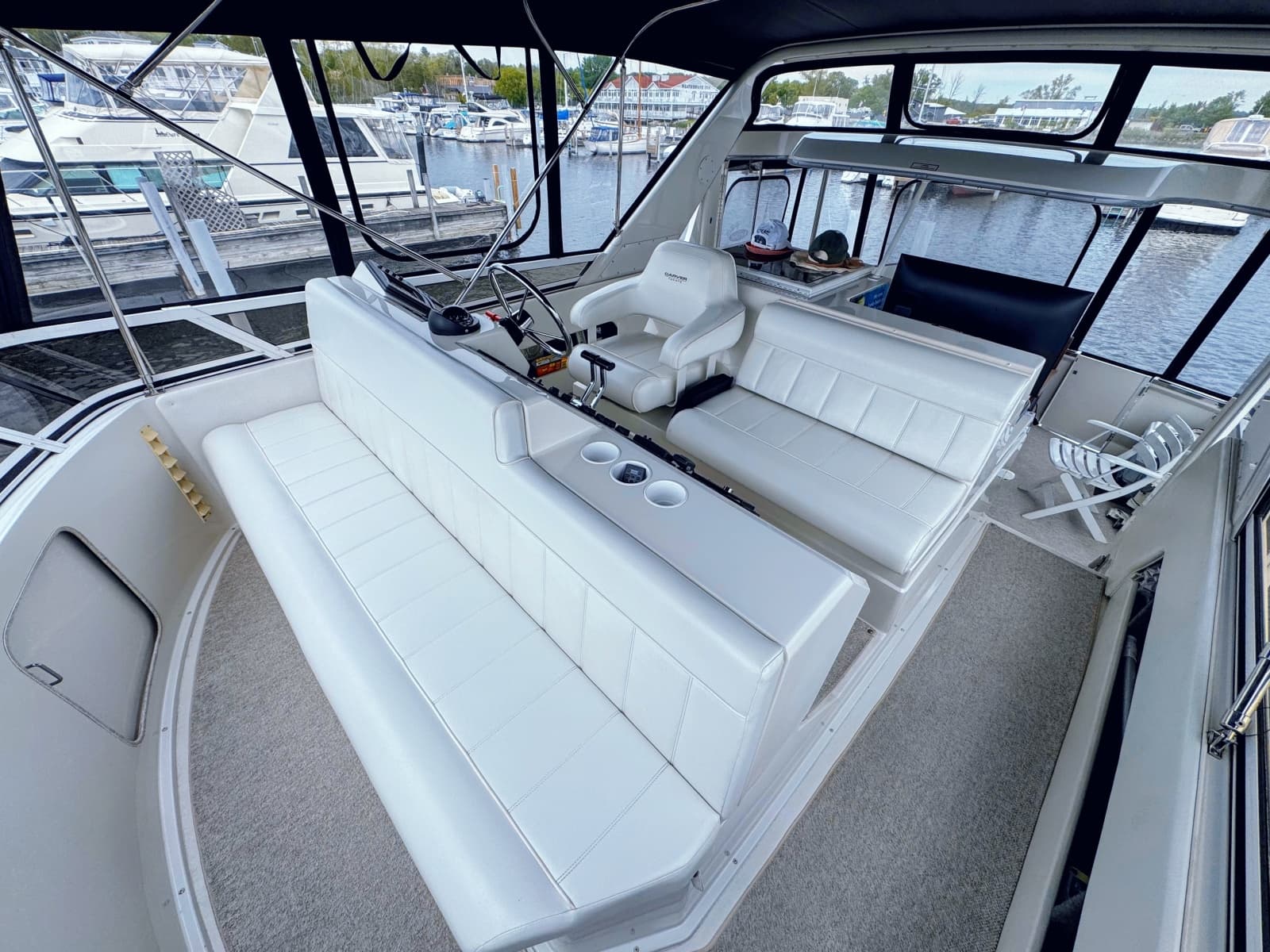 1999 Carver 406 Aft Cabin Motor Yacht - Photo 17