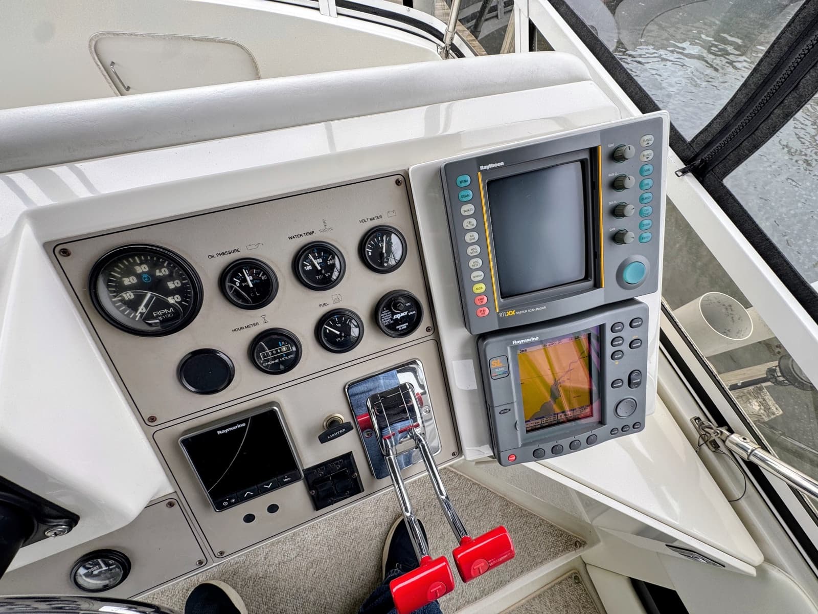 1999 Carver 406 Aft Cabin Motor Yacht - Photo 20