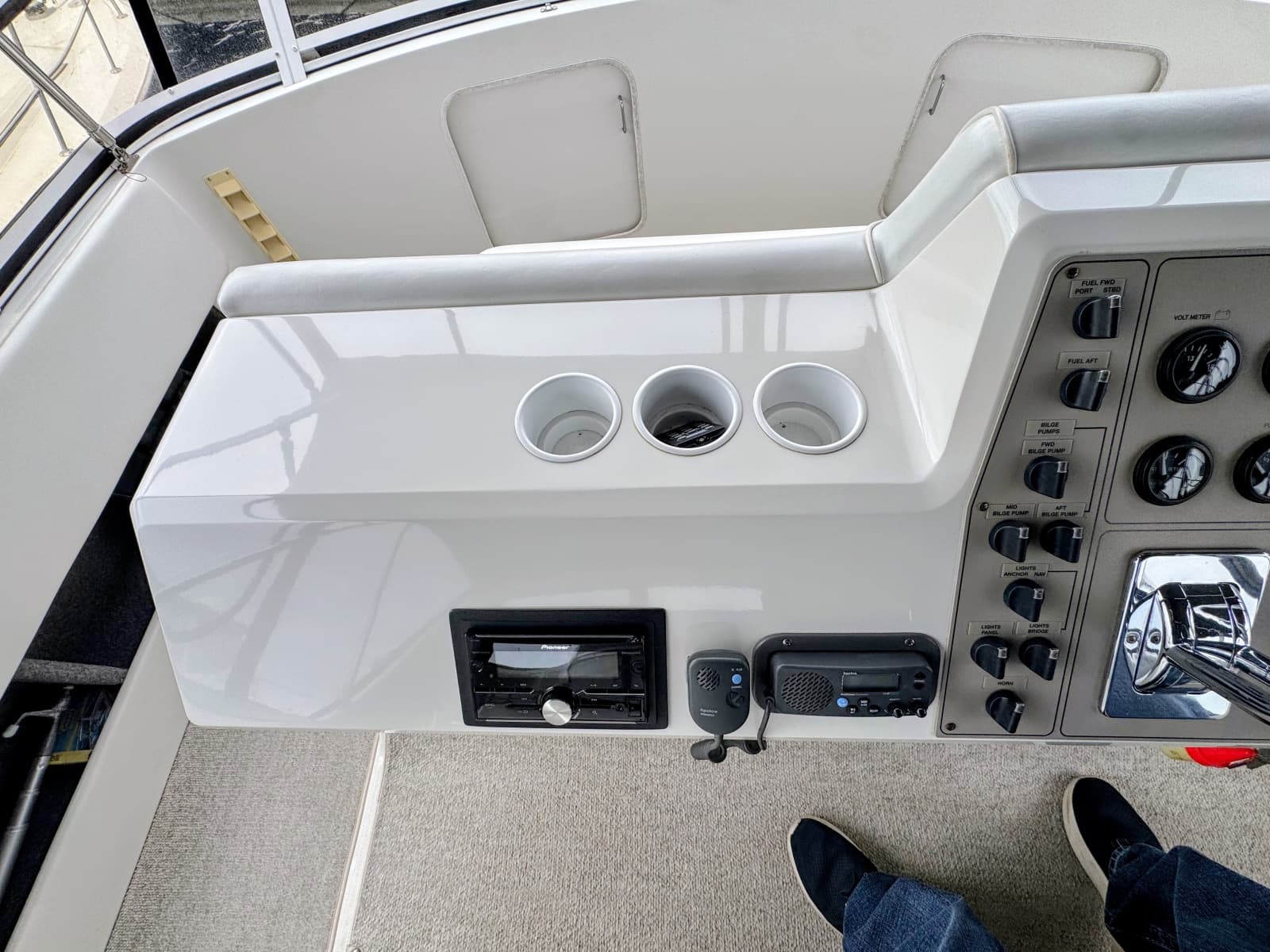 1999 Carver 406 Aft Cabin Motor Yacht - Photo 21