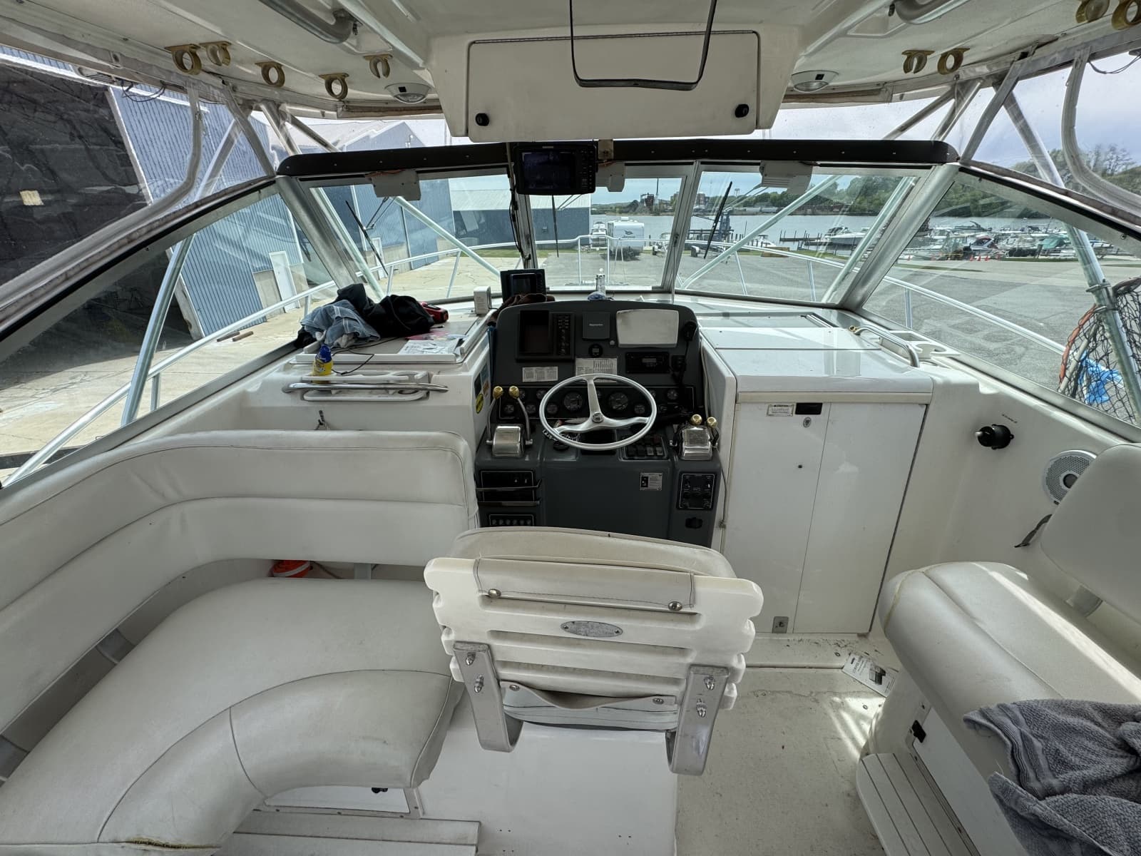 1999 Pursuit 3400 Express - Photo 11