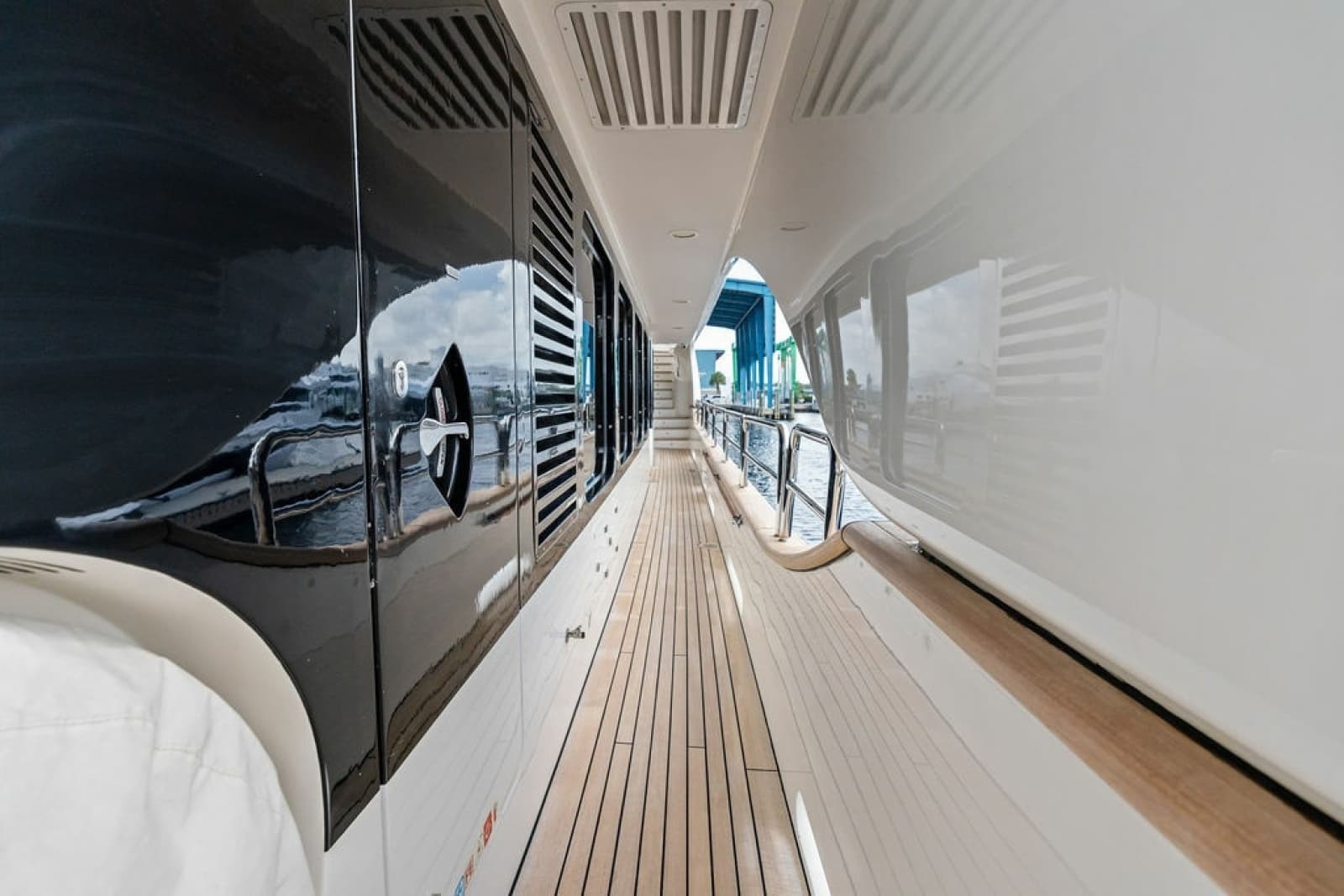 2008 Benetti 121 Classic - Photo 11
