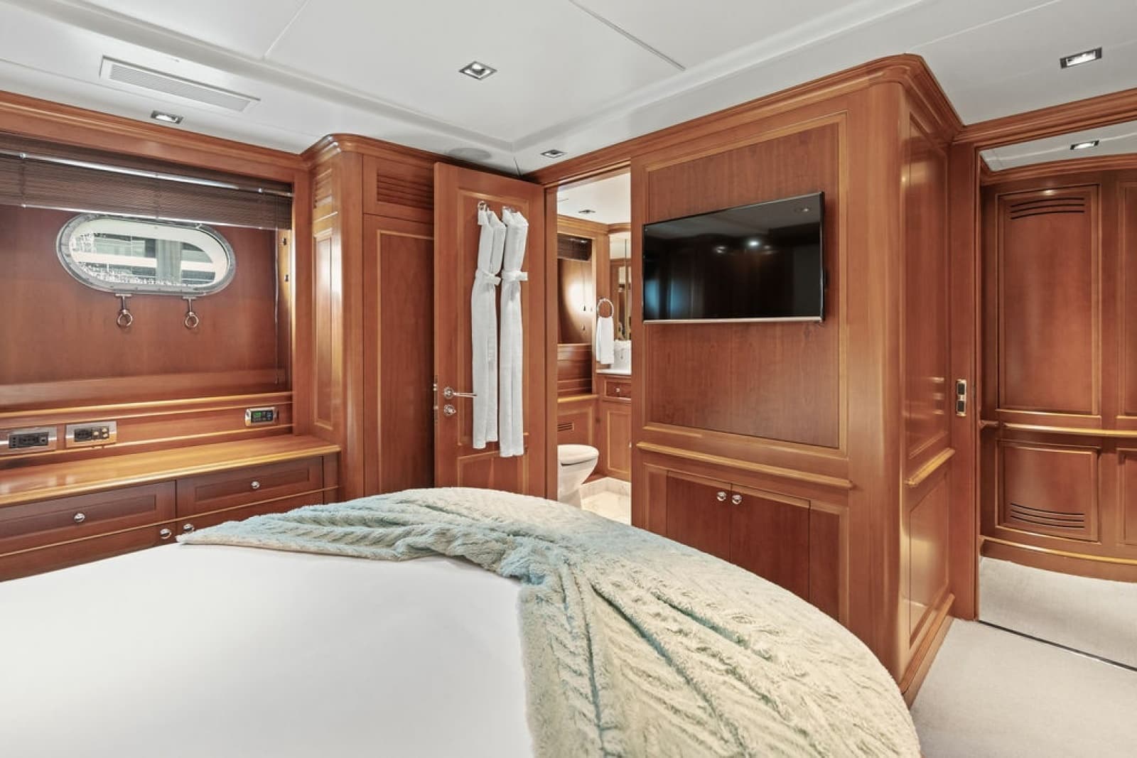 2008 Benetti 121 Classic - Photo 57