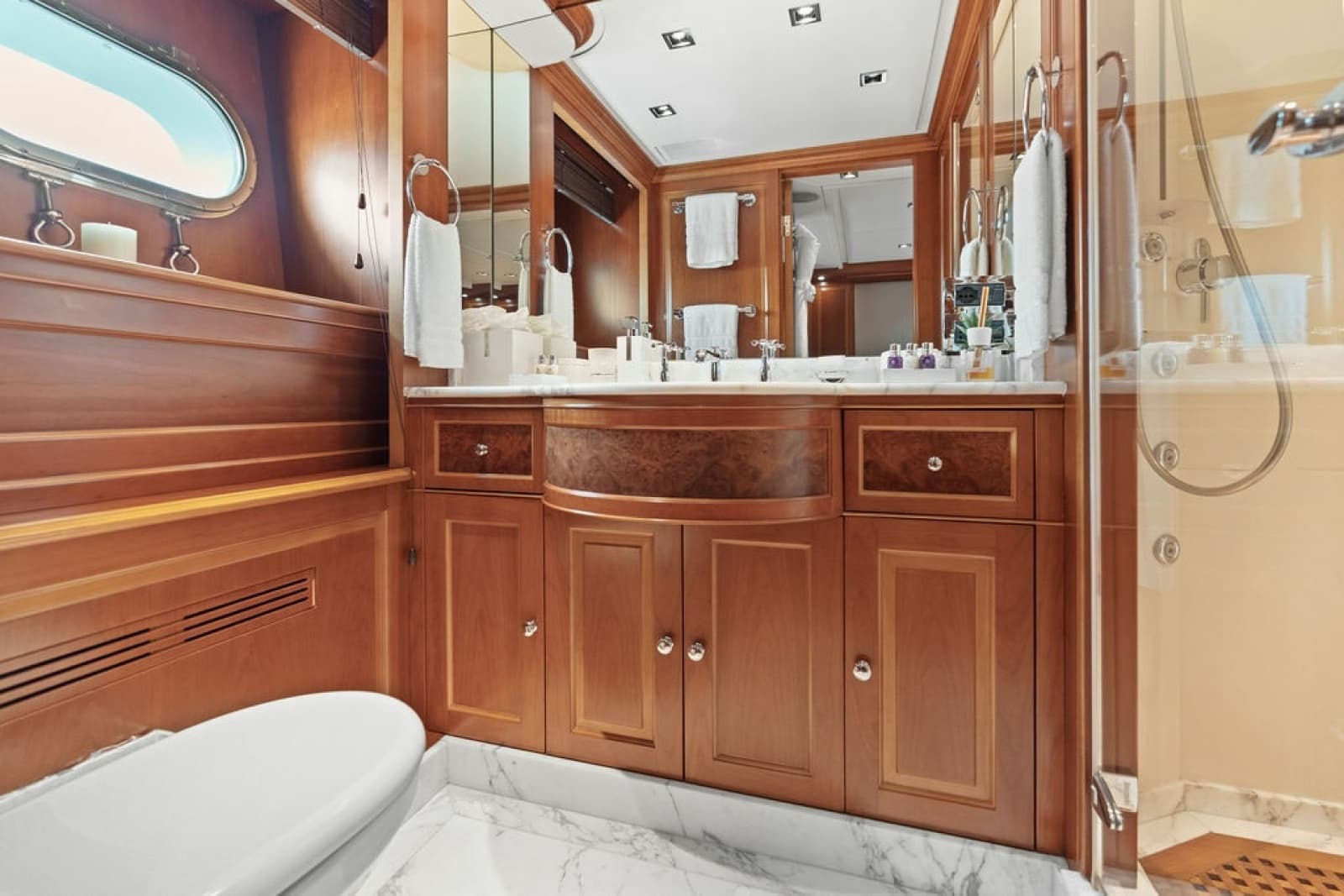 2008 Benetti 121 Classic - Photo 58