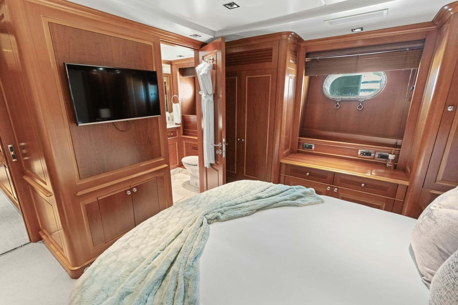2008 Benetti 121 Classic - Photo 53