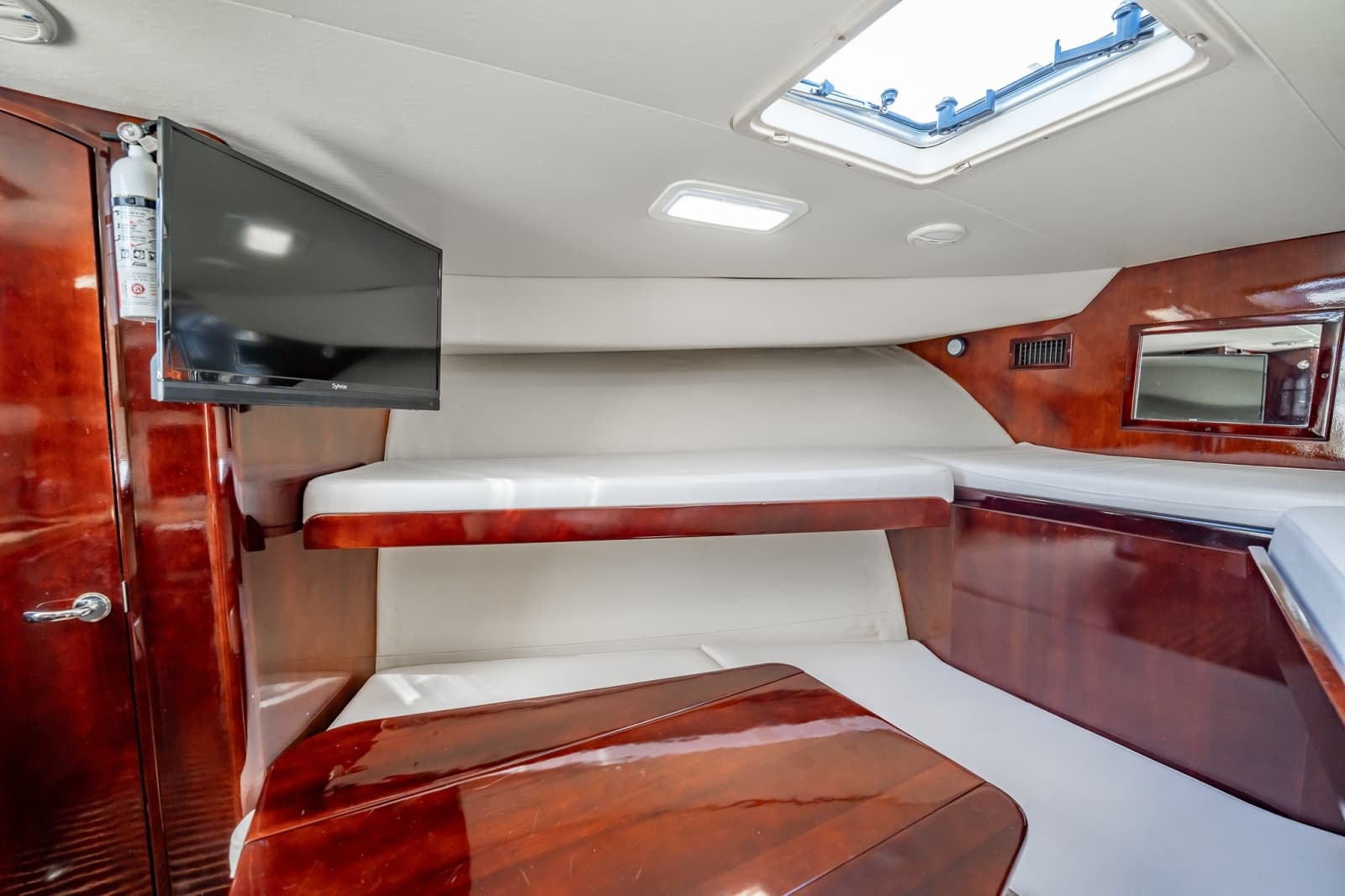 2004 Luhrs 320 Open - Photo 35