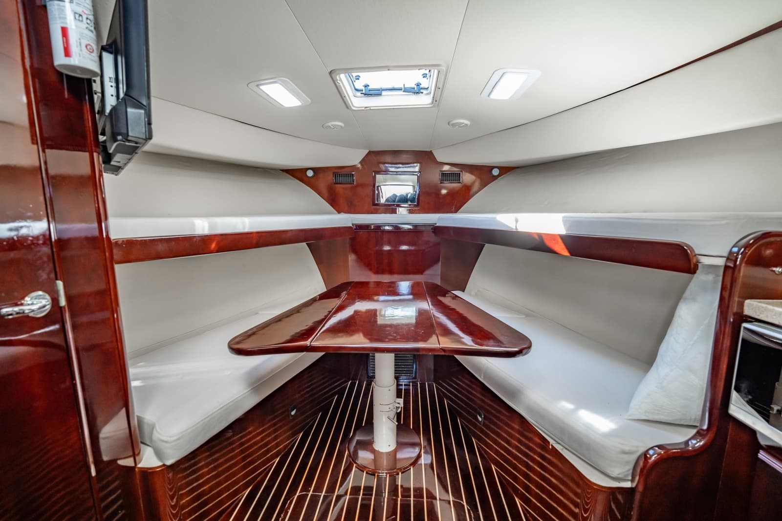 2004 Luhrs 320 Open - Photo 37