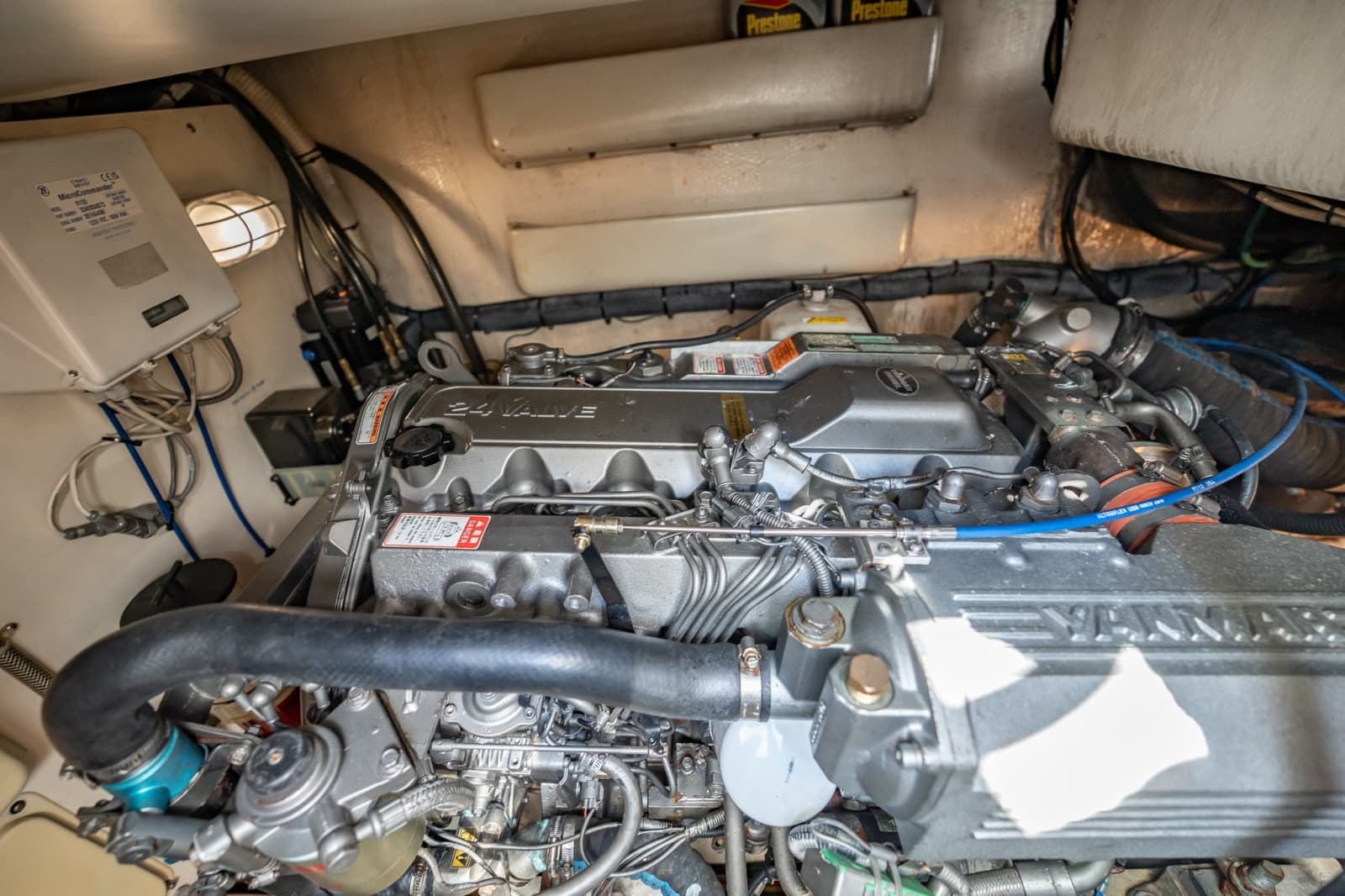 2004 Luhrs 320 Open - Photo 46
