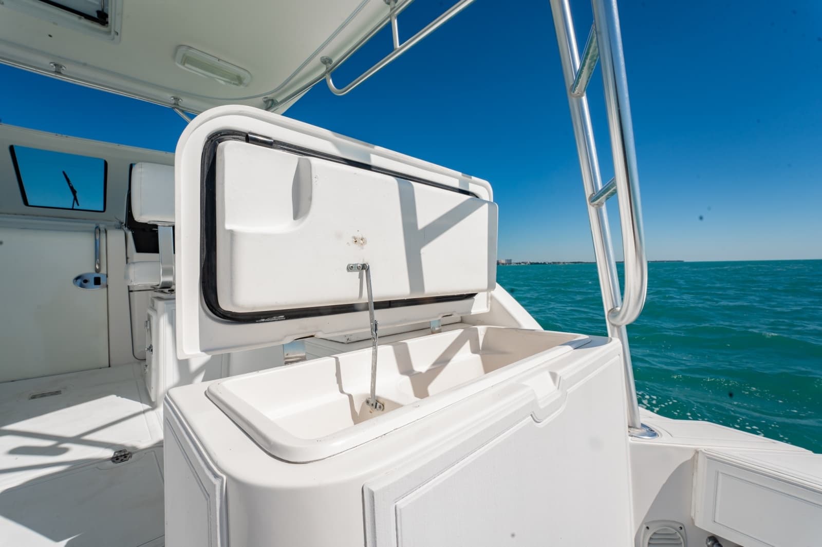 2004 Luhrs 320 Open - Photo 19